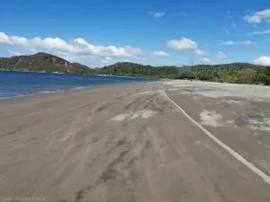 Fotografia de la ancha Playa Cuajiniquil