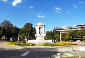 vista del monumento de plaza españa